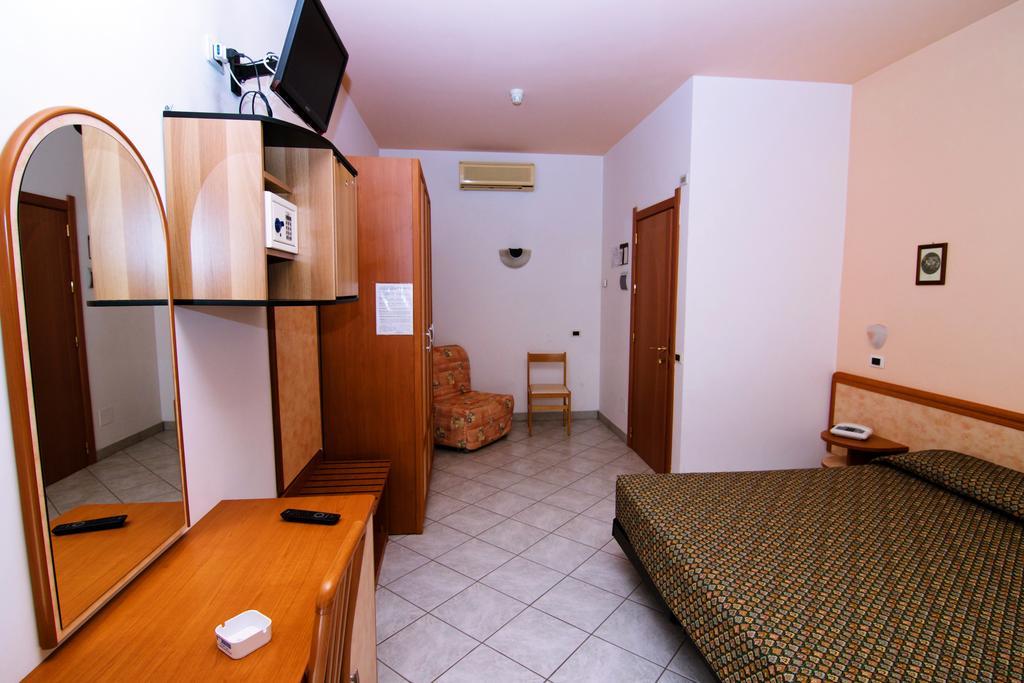 Hotel President Vasto Exterior foto